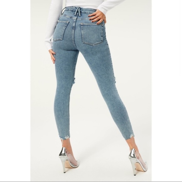 Good American Good Waist Crop Chewed Hem Jeans in Blue799 6/28 - Picture 2 of 7